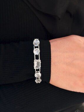 Paparazzi Jewelry Accessories - Uniquely Untapped - White Bracelet - Vintage